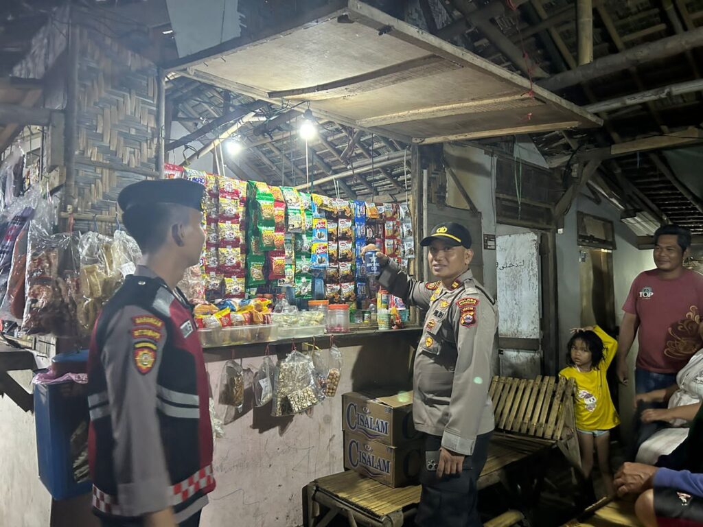 Kapolsek Carita Pimpin Patroli Malam KRYD Bersama Personil Polsek dan BKO Dit Samapta Polda Banten 3 WhatsApp Image 2024 08 11 at 06.15.28