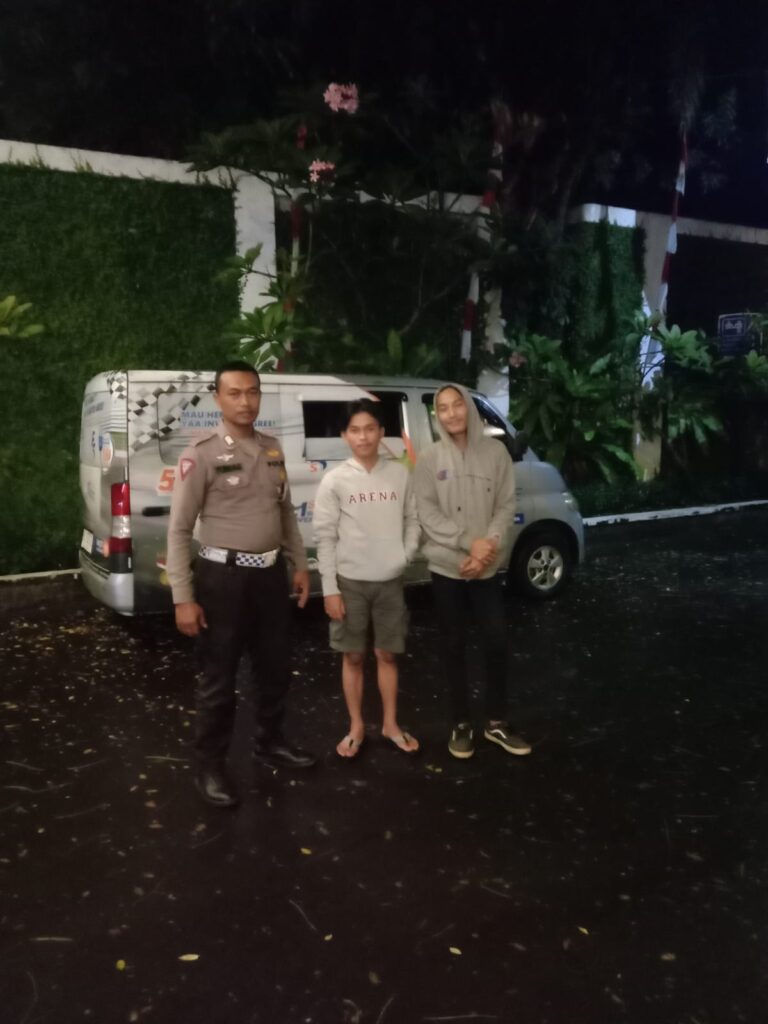 Polsek Carita Himbau Pemuda Agar Segera Pulang Jika Tidak Ada Kegiatan pada Malam Hari 5 WhatsApp Image 2024 08 11 at 06.20.19