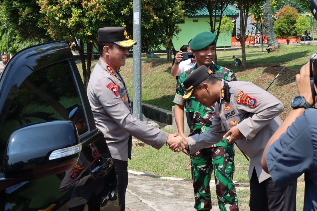 Kapolres Pandeglang Dampingi Kapolda Banten dalam Kunjungan ke Batalyon 320 / Badak Putih Pandeglang 5 WhatsApp Image 2024 08 14 at 13.14.41