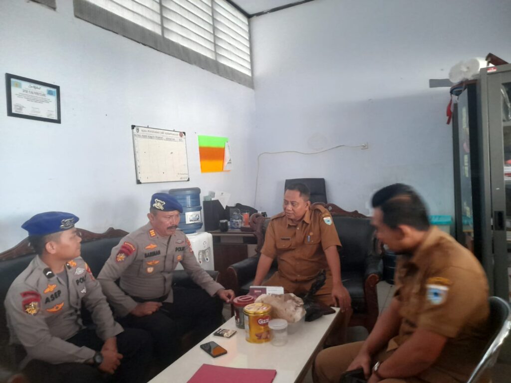 Satpolair Polres Pandeglang Gelar Koordinasi dengan BPBD Terkait Isu Gempa Mega Thrust di Kantor BPBD Kabupaten Pandeglang 9 WhatsApp Image 2024 08 27 at 11.26.14