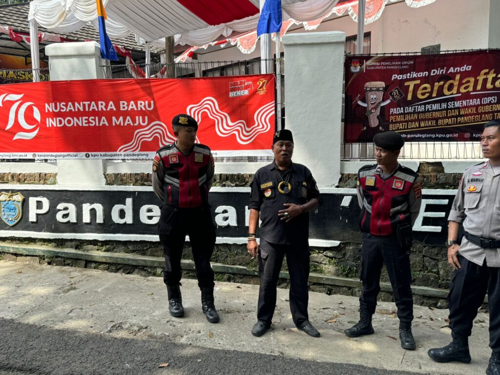 Sat Samapta Polres Pandeglang Gelar Kegiatan Preventif di KPU Pandeglang 9 WhatsApp Image 2024 08 29 at 16.38.01