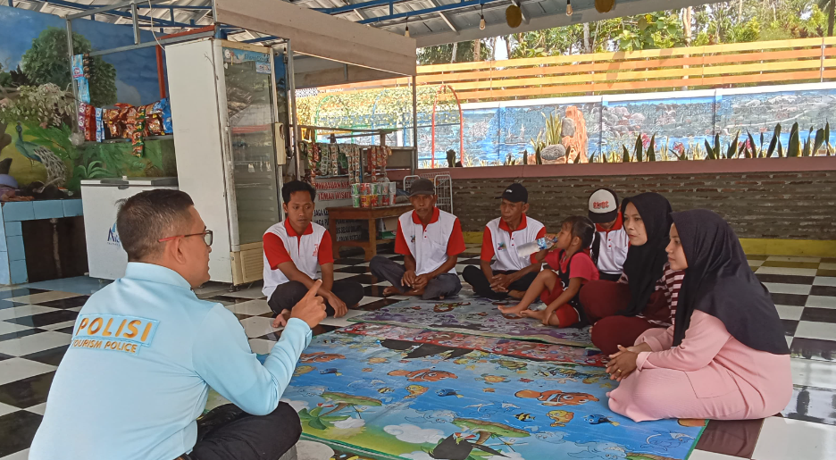 Satpamobvit Polres Pandeglang Gelar Patroli Wisata di Cipamor Waterpark 10 pw