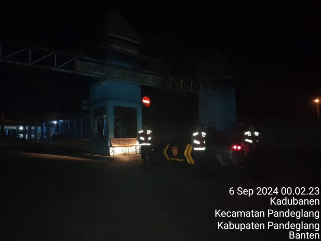 Sat Samapta Polres Pandeglang Gelar Patroli di Terminal Kadubanen, Jaga Kondusifitas Wilayah 7 WhatsApp Image 2024 09 06 at 05.13.57 1