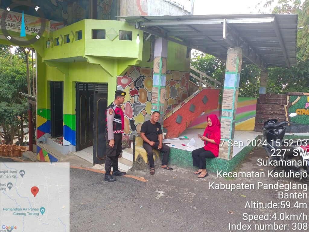 Personil Patroli Sat Samapta Polres Pandeglang Gelar Patroli Dialogis di Pemandian Air Panas Cisolong, Berikan Himbauan Kamtibmas 9 WhatsApp Image 2024 09 07 at 16.47.57 2