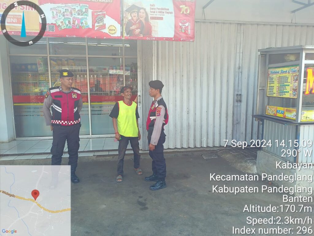 Sat Samapta Polres Pandeglang Sambangi Juru Parkir di Waralaba, Berikan Himbauan Kamtibmas 6 WhatsApp Image 2024 09 07 at 16.48.00 1