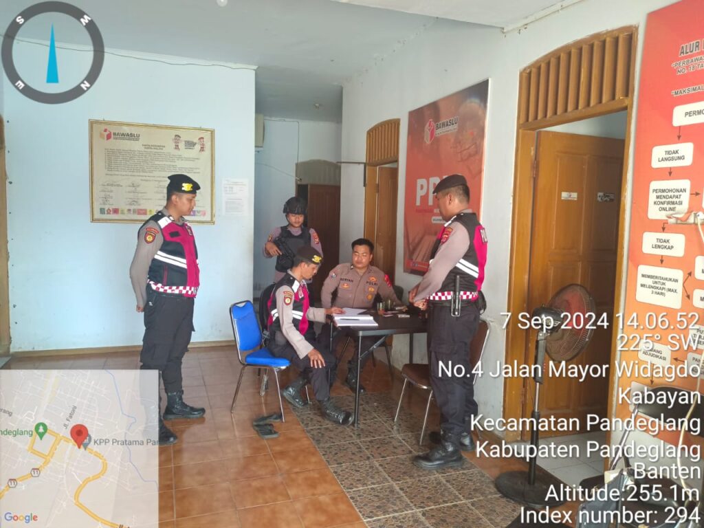 Sat Samapta Polres Pandeglang Sambangi Petugas Pengamanan di Kantor Bawaslu Kabupaten Pandeglang, Tinjau Kesiapan Pengamanan 7 WhatsApp Image 2024 09 07 at 16.48.00