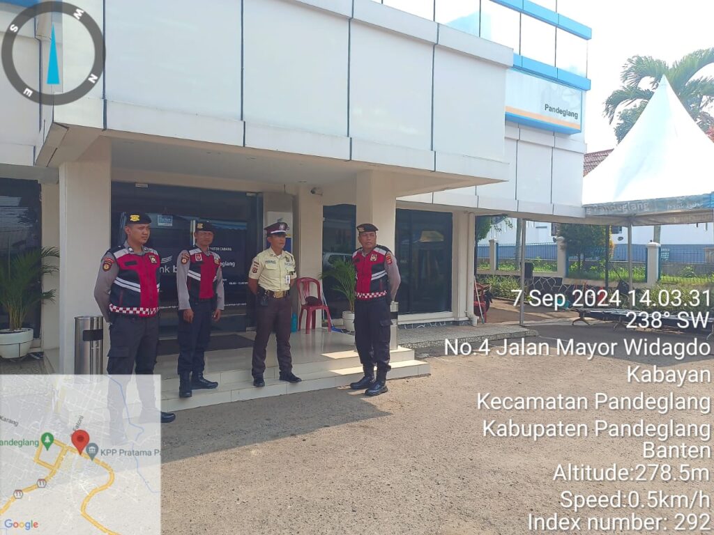 Sat Samapta Polres Pandeglang Laksanakan Patroli Siang di Bank BJB Cabang Pandeglang, Temui dan Koordinasi dengan Satpam 5 WhatsApp Image 2024 09 07 at 16.48.01