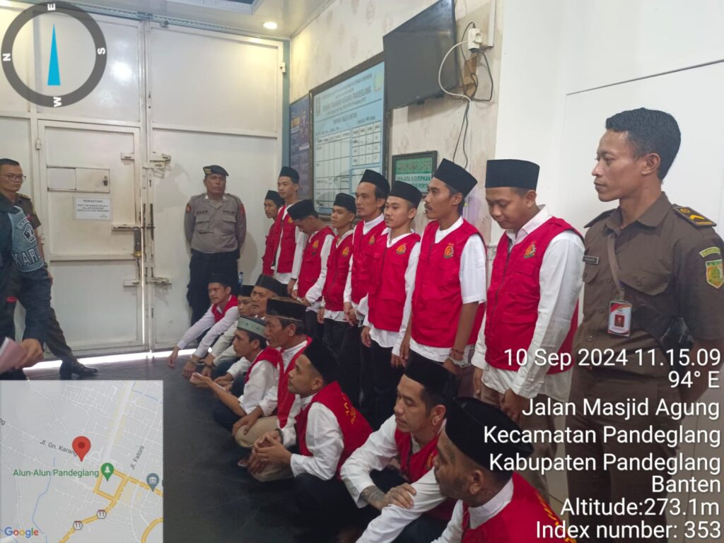Sat Samapta Polres Pandeglang Laksanakan Pengawalan Tahanan Usai Sidang di Pengadilan Negeri 2 WhatsApp Image 2024 09 10 at 11.26.34
