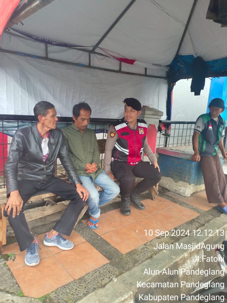 Sat Samapta Polres Pandeglang Gelar Cooling System Patroli Perintis Presisi Team Badak, Sambangi Tukang Ojek Patroli Perintis Presisi Tea 9 WhatsApp Image 2024 09 10 at 16.43.22