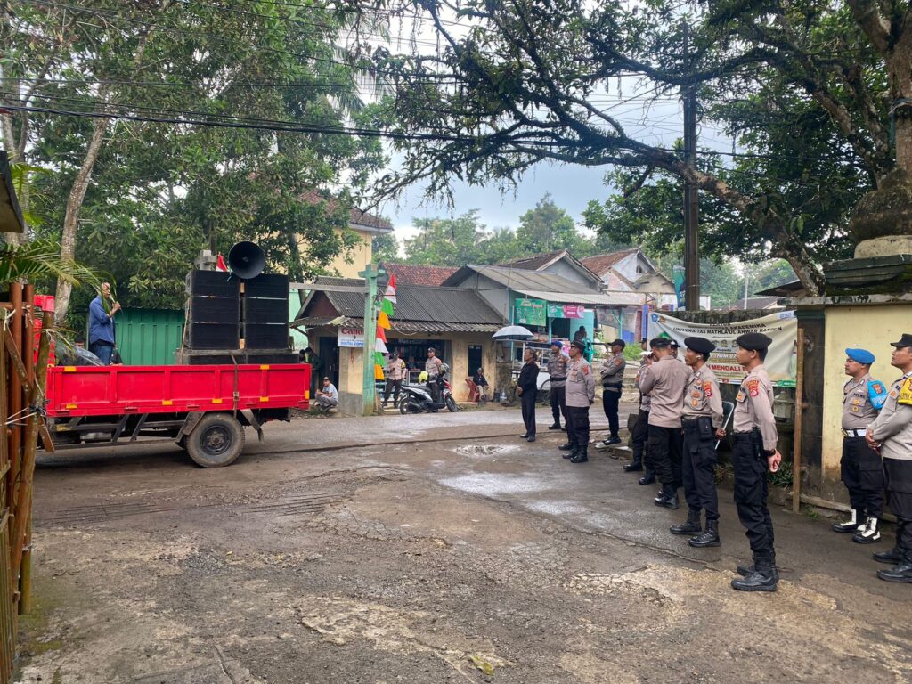 Sat Samapta Polres Pandeglang Gelar Pengamanan Audensi GMP-UNMAB di Kampus UNMA Banten 1 WhatsApp Image 2024 09 10 at 17.11.03