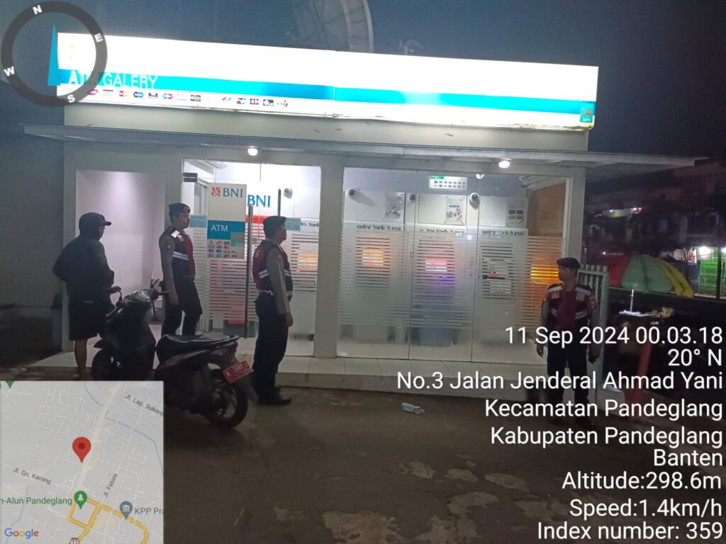 Sat Samapta Polres Pandeglang Gelar Patroli Malam, Sambangi Bank BNI di Kawasan Pasar Badak 6 WhatsApp Image 2024 09 11 at 05.49.57