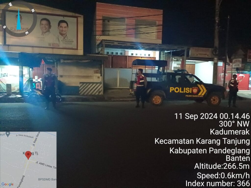 Sat Samapta Polres Pandeglang Gelar Patroli Malam di Persimpangan Cigadung untuk Menjaga Kamseltibcar Lantas 4 WhatsApp Image 2024 09 11 at 05.49.59