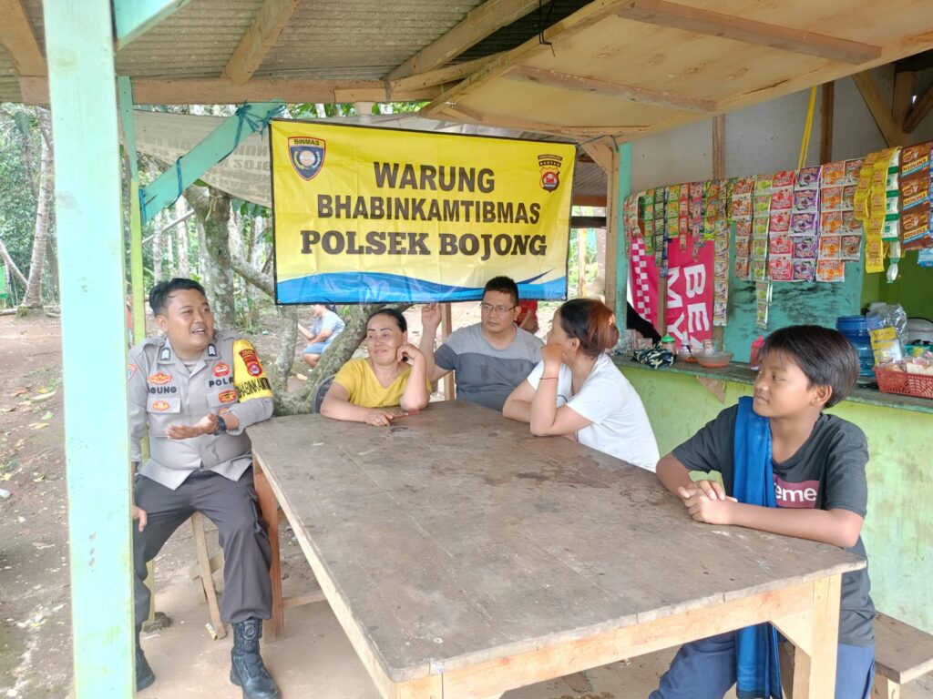 Polsek Bojong Sosialisasikan Layanan Mudik 110 kepada Warga Desa Bojong 8 WhatsApp Image 2025 03 20 at 12.07.44