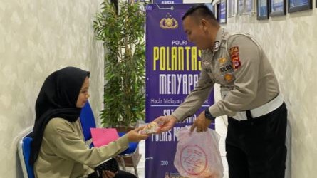 Satlantas Polres Pandeglang Berikan Pelayanan Prima Melalui Program Polantas Menyapa 5 fffff