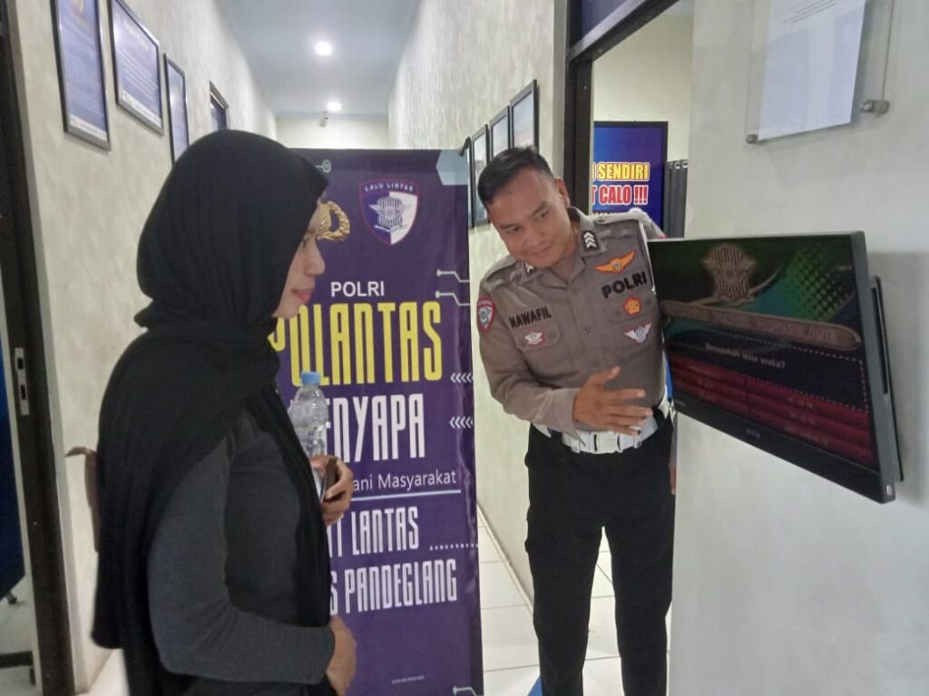 Satlantas Polres Pandeglang Berikan Pelayanan Prima kepada Pemohon SIM melalui Program Polantas Menyapa 4 WhatsApp Image 2026 01 27 at 10.09.42
