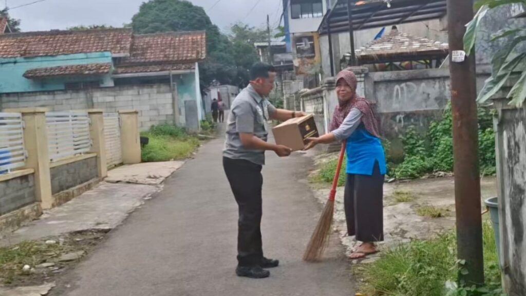 Satlantas Polres Pandeglang Gelar Jumat Berkah dalam Program Polantas Menyapa 4 WhatsApp Image 2026 02 06 at 11.24.45