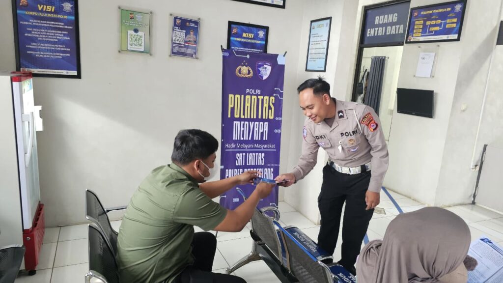 Satlantas Polres Pandeglang Laksanakan Pelayanan Prima Melalui Program Polantas Menyapa 5 WhatsApp Image 2026 02 20 at 09.28.38